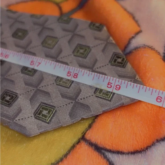 Concepts by Claiborne Men’s Silk Tie Grey Green Geometric Design 58” - Picture 4 of 5